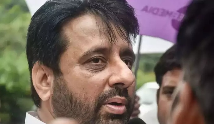 आप विधायक अमानतुल्लाह खान गिरफ्तार, घर में मिले थे 12 लाख कैश और अवैध हथियार