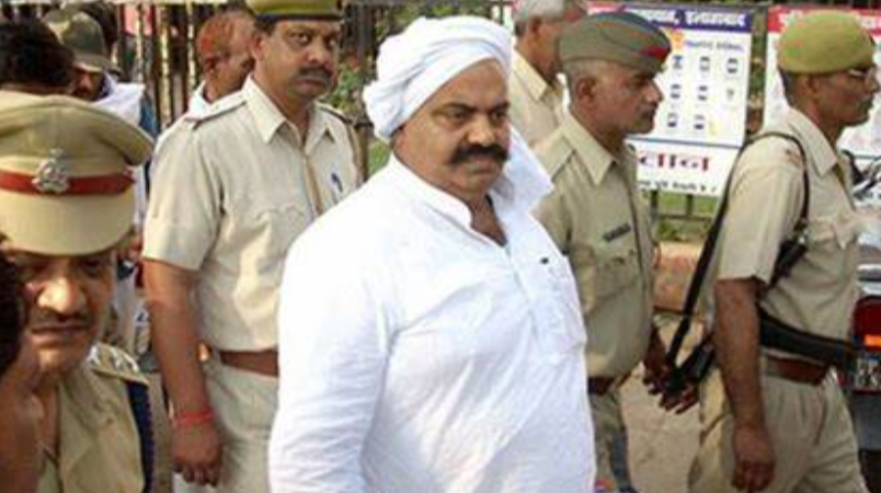 उमेश पाल हत्याकांड: अतीक अहमद को लाने के लिए साबरमती जेल पहुंची यूपी  पुलिस, वकील करेंगे गुजरात में ही रखने का प्रयास 