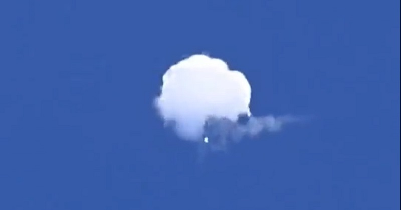 बाइडेन के एक इशारे परअमेरिकी फाइटर जेट से निकली मिसाइल..हवा में फुस्स हो गया चीनी जासूसी गुब्बारा,  चीन बोला-सैन्य कार्रवाई जरूरी नहीं थी