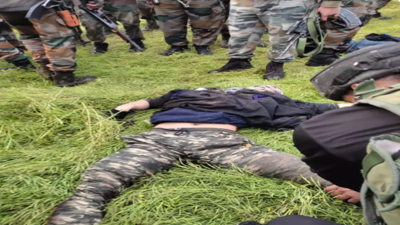 J&K Terrorist Encounter : लश्कर -ए-तैयबा के आतंकी को भारतीय सुरक्षा बल ने किया ढेर, रक्षामंत्री पहुंचे राजोरी 