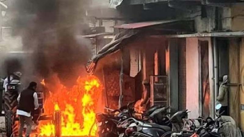 हल्द्वानी की हिंसा ने बरेली को भी लपेटे में लिया..जुम्मे की नमाज के बाद मौलाना तौकीर रजा की तकरीर से भड़का दंगा ..!