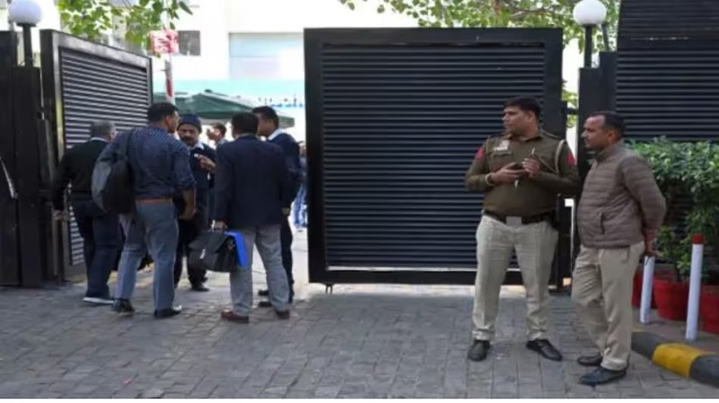 लैपटाॅप सील और कर्मचारियों के फोन क्लोन कर 60 घंटों के बाद बीबीसी पर आयकर छापे की कार्रवाई खत्म