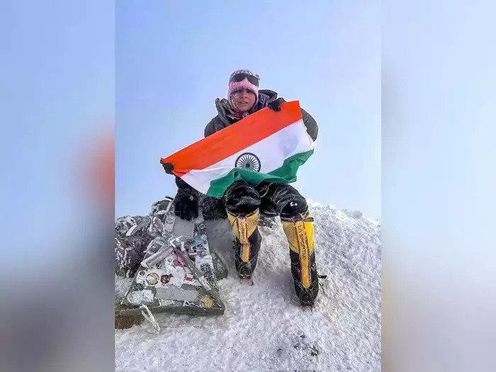 भारत की बेटी भावना ने यूरोप की सबसे ऊंची पर्वत चोटी एल्ब्रस पर तिरंगा फहराया