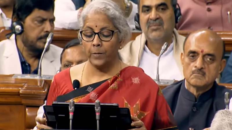 समावेशी, वंचिंतों को वरीयता, बुनियादी ढांचा विकास, क्षमता विस्तार, हरित विकास, युवा शक्ति और वित्तीय क्षेत्र पर केंद्रित बजट