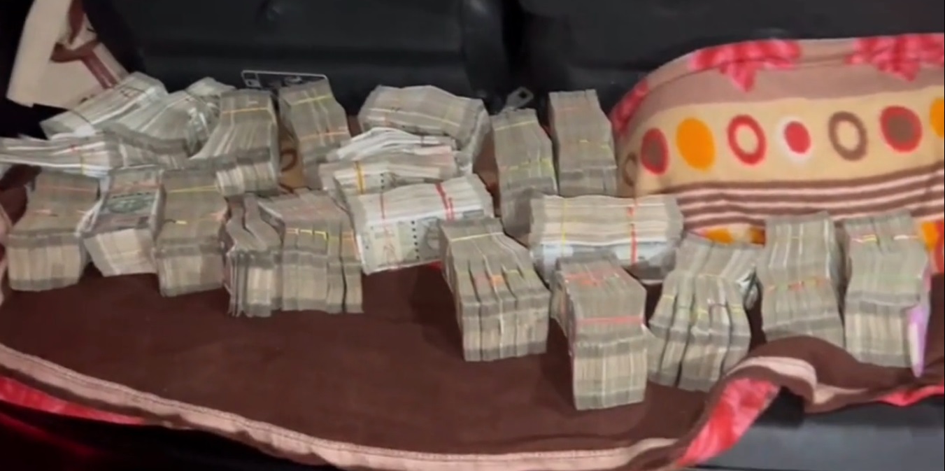 बंगाल में कैश कांडः हेमंत सरकार पर खतरा टला या बड़ी सियासी आफत ?