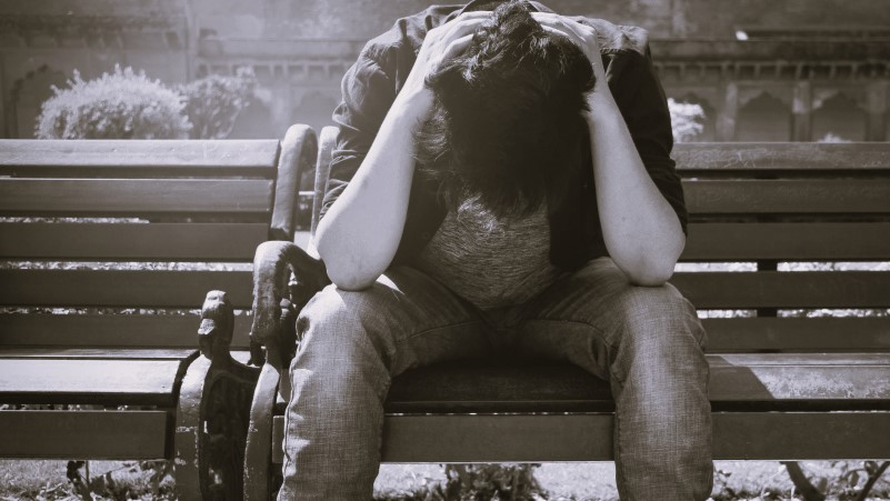 बीवी से परेशान डॉक्टर ने ले ली पूरे परिवार की जान और फिर खुद भी कर ली आत्महत्या