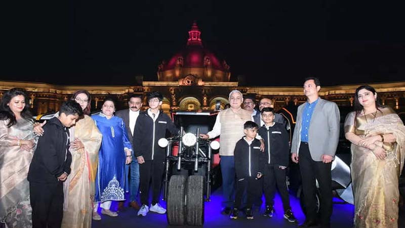 लखनऊ के 4 बच्चों ने विकसित कीं प्रदूषित हवा खींच लेने वाली ई कारें