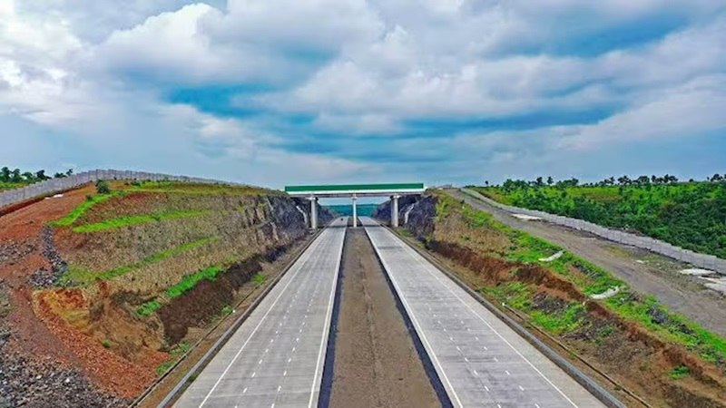 पार्क जैसा मजा देगा ये एक्सप्रेसवे: लगेंगे 13 लाख पेड़, 150 की स्पीड में भागेगी कार, सफर में बचेंगे 8 घंटे