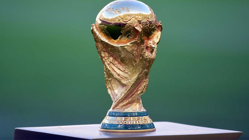 Fifa World Cup 2022 : विजेता को असली फीफा वर्ल्ड कप ट्रॉफी नहीं मिलती, असली वाली छह किलो से ज्यादा वजन की और 18 कैरेट सोने की