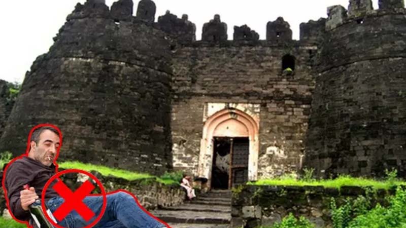 महाराष्‍ट्र के किलों में शराब पीने वालों पर अब सरकार करेगी सख्त कारवाही..! मुख्यमंत्री एकनाथ श‍िंदे सरकार ने बनाया कड़ा प्‍लान