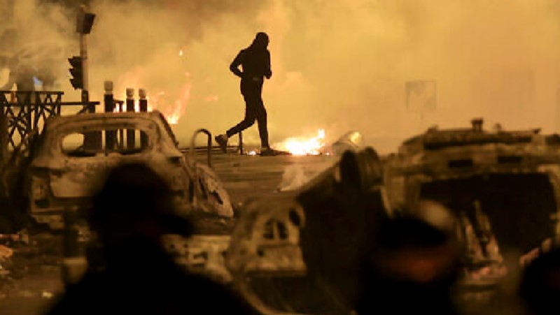 हिंसा की आग में तीन दिनों से क्यों जल रहा है फ्रांस ...? देशभर में 45,000 पुलिसकर्मी तैनात