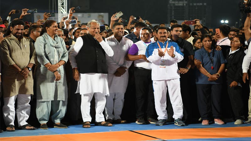 विद्यार्थियों को मुफ्त मिलेंगे टैबलेट..!, मुख्यमंत्री अशोक गहलोत की घोषणा