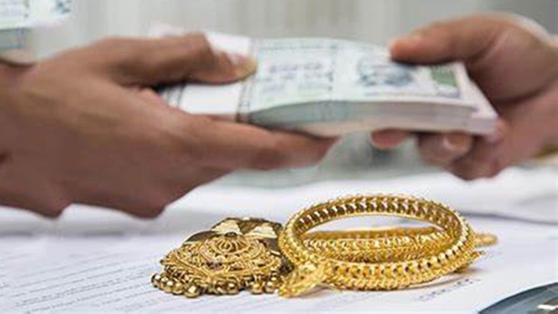 गोल्ड के बदले लोन अब आसानी से नहीं मिलेगा ! आरबीआई ने इस कंपनी पर लगा दी रोक