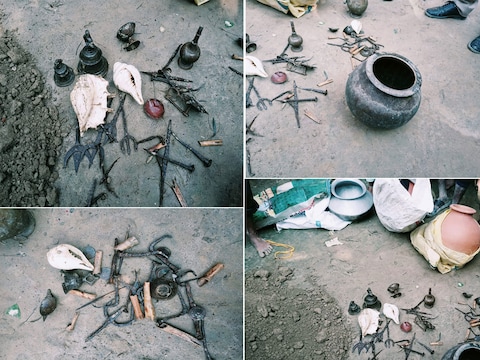 गोरखपुर के मुस्लिम परिवार ने तांत्रिक कहने पर करवाई घर की खुदाई, मिले शंख, त्रिशूल और मंदिर का घंटा..