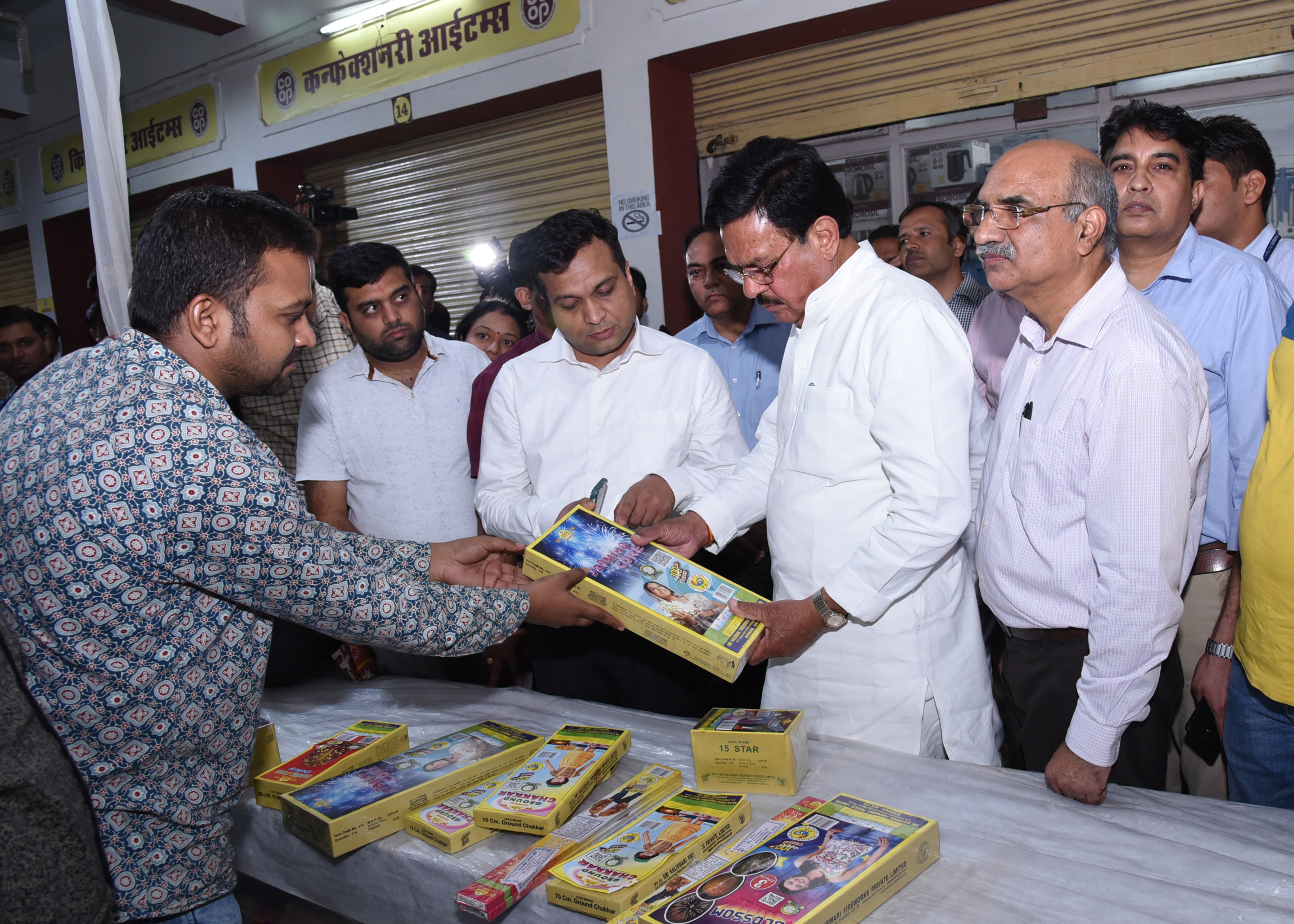 अहा! जयपुर में आ गए सबसे सस्ते ग्रीन पटाखे...सहकार दीपोत्सव मेला शुरू 