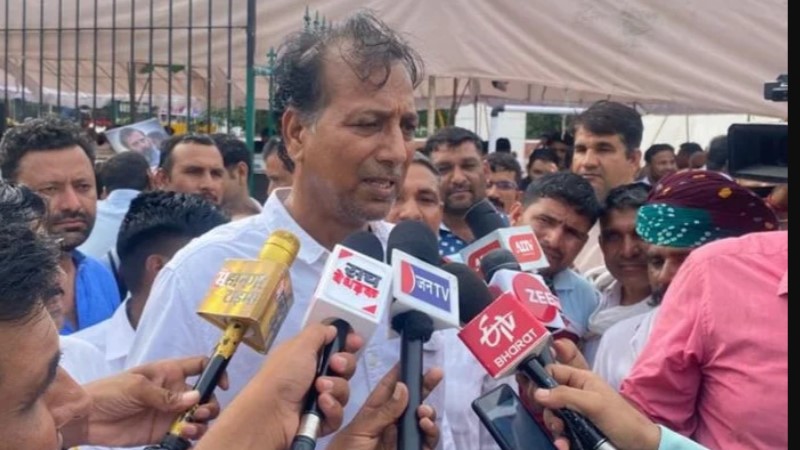 चुभ गया राजस्थान में महिला सुरक्षा की बात करना,सीएम गहलोत ने किया राजेंद्र गुढ़ा को पद से बर्खास्त