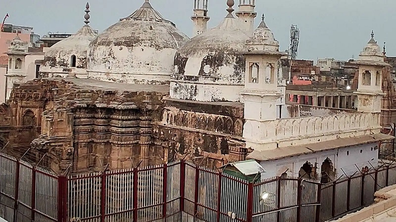 ज्ञानवापी मामले में मुस्लिम पक्ष को कोर्ट से करारा झटका