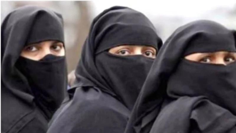 हिजाब मामले पर बंटी हुई है सर्वोच्च न्यायालय की राय, मामला भेजा बड़ी बेंच के पास