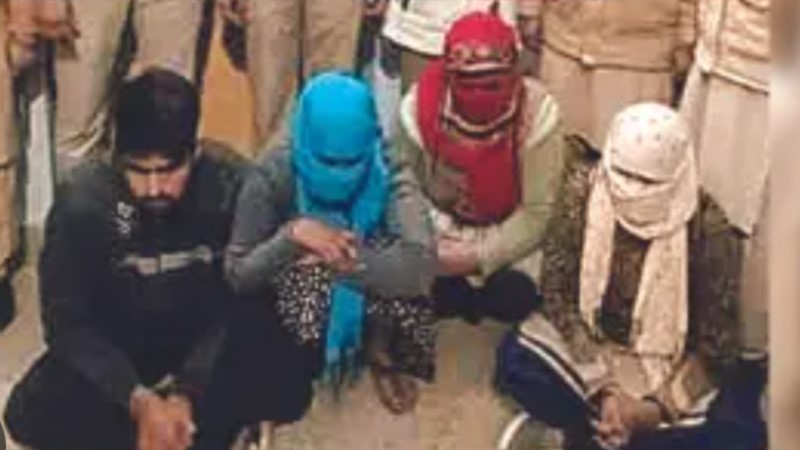 अलवर हनीट्रैप: सिर्फ पुलिसवालों को ही बनाती थी वो अपना शिकार,जानिए क्या है पूरा मामला