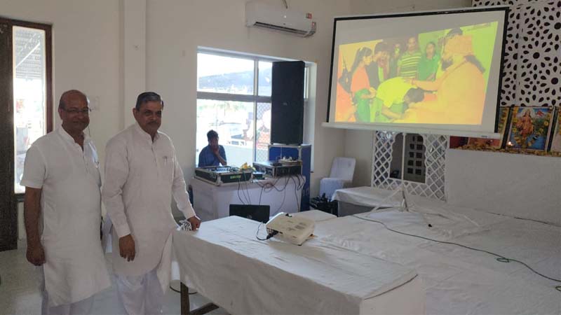 एकात्मता का संदेश लेकर 200 संत पहुंचे 468 पिछड़ी बस्तियों में,..इस मौके पर सरकार्यवाह होसबाले ने किया नारायण दर्शन का विमोचन, 