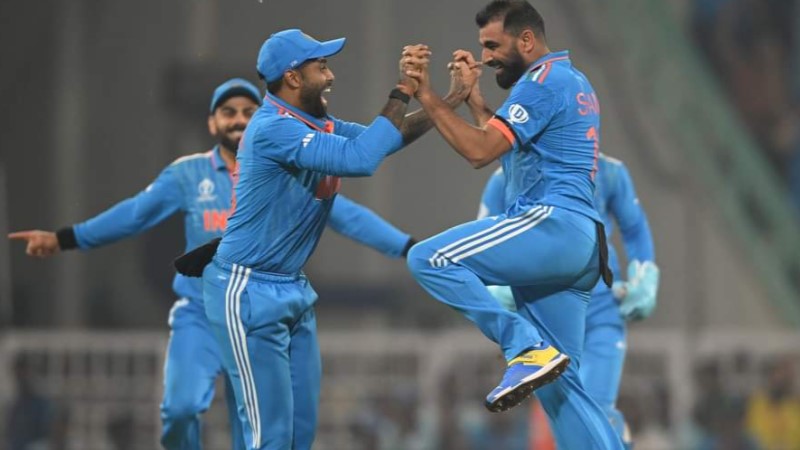 वर्ल्ड कप 2023 में भारतीय टीम का विजयरथ जारी ! बेहतरीन गेंदबाजी के चलते 100 रनों से इंग्लैंड को मिली करारी शिकस्त