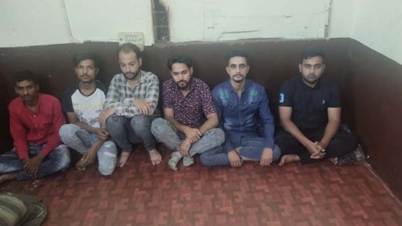 इंदौर : चाकू मार कर और पर्चें बांट मज़हबी कट्‌टरता का खौफ बाँट रहे  6 आरोपी गिरफ्तार