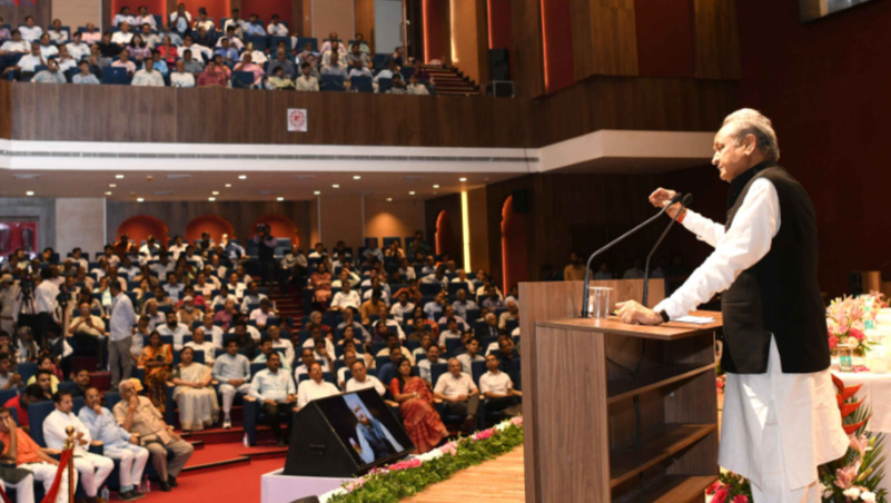 प्रदेश में हो रहा विश्व स्तरीय आधारभूत ढांचे का निर्माण, मुख्यमंत्री ने किया राजस्थान इंटरनेशनल सेंटर एवं सेंटर ऑफ एक्सीलेंस फॉर रेवेन्यू रिसर्च एवं एनालिसिस का उद्घाटन