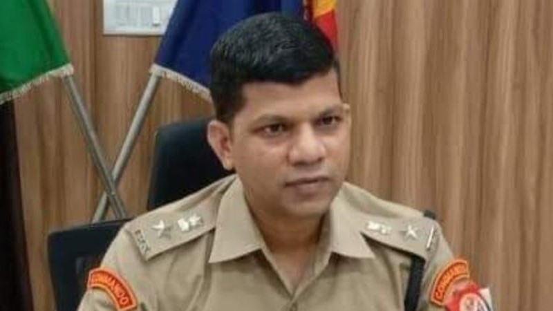 जब कंधे पर बैग टाँगे ड्यूटी ज्वाइन करने पहुंच गए थे ,जानें कौन हैं चर्चित आईपीएस प्रभाकर चौधरी