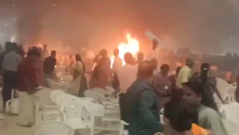 इधर दिल्ली में इजरायली बमबारी विरोध में धरने पर केरल सीएम; उधर एक के बाद एक तीन धमाकों से दहल गया केरल