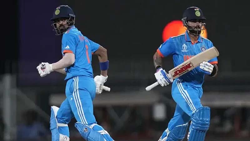 दो सौ रनों का पीछा करते भारतीय टीम 32 ओवरों तीन विकेट पर132  रनों तक पहुंची