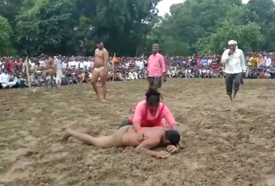 हमीरपुर के प्रीतम को चित्त किया तो दिल्ली पूनम पर बरसे बेशुमार इनाम