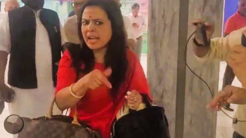 जवाब देने के बजाय कमेटी पर ही आरोप लगा वॉकआउट कर निकल गयीं महुआ मोइत्रा