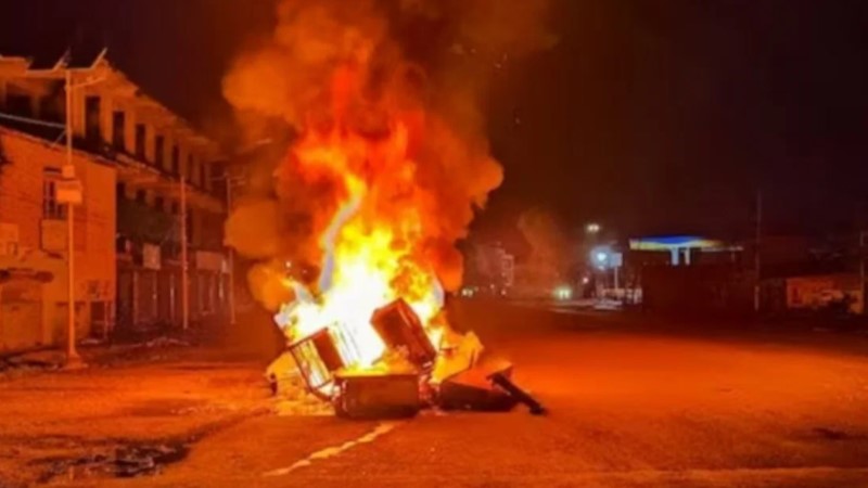 Manipur Violence : नहीं थम रही मणिपुर में हिंसा, 6 लोगों के घर फूंके, गोलीबारी में 2 की मौत