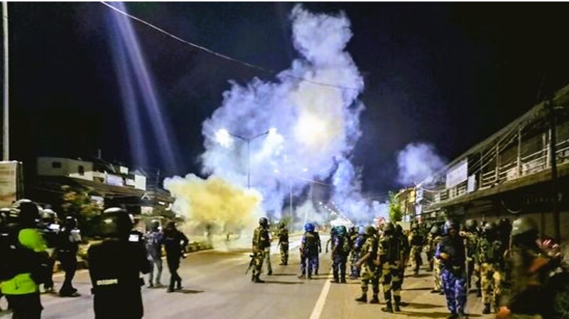 मणिपुर: फिर भड़की हिंसा की चिंगारी,कुकी उग्रवादियों का सुरक्षाबलों पर हमला, एक जवान की मौत