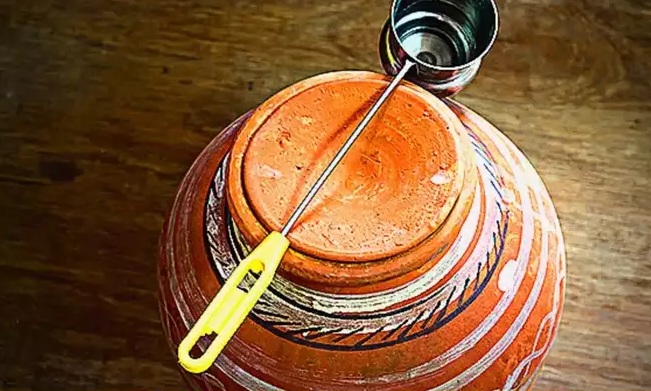 छुआछूत..! टीचर की मटकी से पानी पीने पर दलित छात्र की निर्मम पिटाई, मौत के बाद टीचर हिरासत में