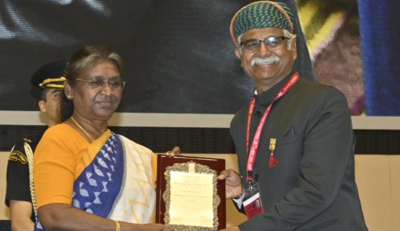 राजस्थान के मूकाभिनय कलाकार विलास जानवे को राष्ट्रपति ने किया संगीत नाटक अकादमी पुरस्कार से सम्मानित