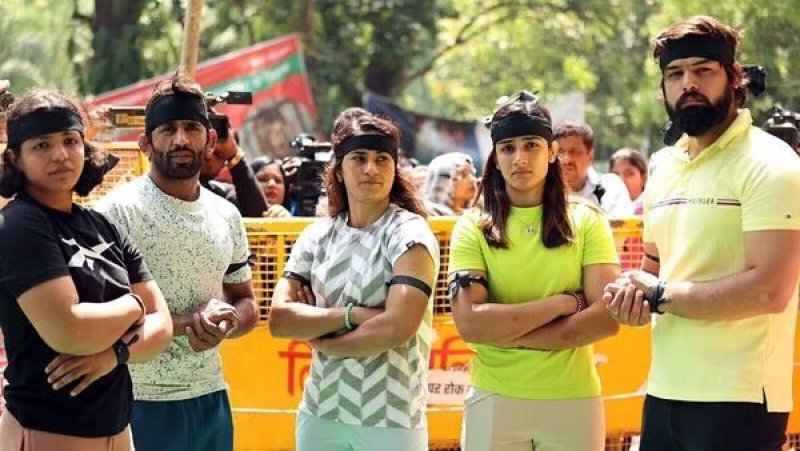 बृजभूषण सिंह का चैलेंज कबूल...विनेश फोगाट और बजरंग पूनिया ने कहा, लाइव हो सबका नार्को टेस्ट 