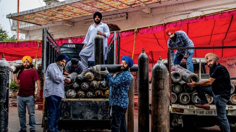 गरीब गर्भवती महिलाओं की जांच से लेकर प्रसव तक की जिम्मेदारी उठा रहे ‘ऑक्सीजन मैन’