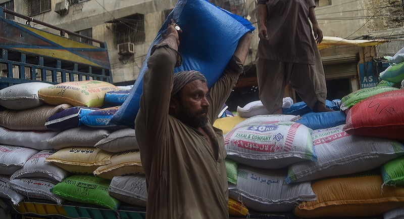 दिवालिया होने के कगार पर पाक, फिर भी सैन्य बजट में कटौती मंजूर नहीं..! आईएमएफ के साथ डील फेल, पाई-पाई को मोहताज है ‘जिन्ना का देश’