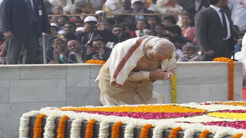 आज शहीद दिवस पर राष्ट्रपति द्रौपदी मुर्मू, PM नरेंद्र मोदी ने महात्मा गांधी की पुण्यतिथि पर राजघाट पर श्रद्धांजलि अर्पित की