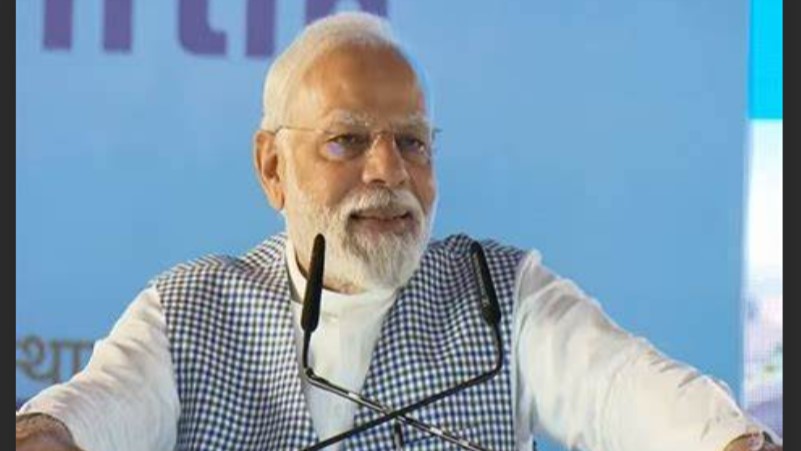 लक्ष्मी हुईं प्रसन्न केंद्रीय कर्मचारियों पर... केंद्र ने बढ़ाया  ४% महंगाई भत्ता  