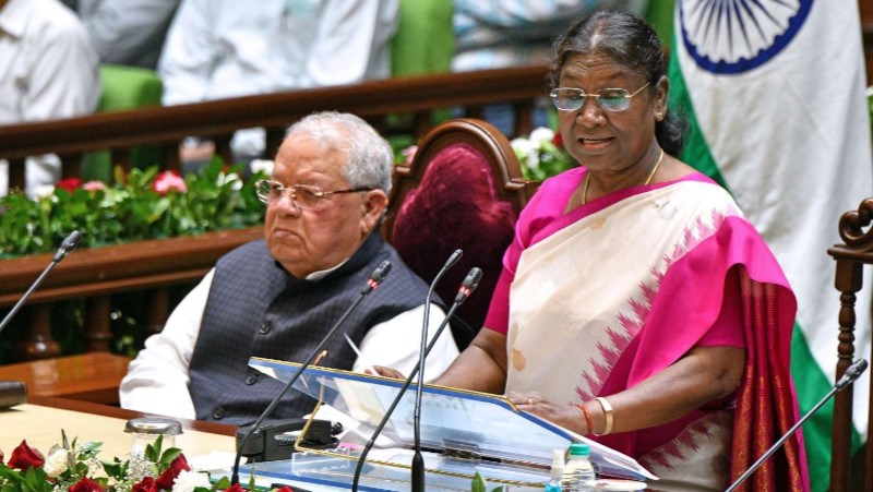 राष्ट्रपति ने जनप्रतिनिधियों को दी सलाह 'आचरण सही रखें ,जनता सब देखती समझती है '