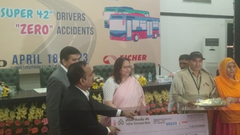 दुर्घटना मुक्त सेवाएं देने के लिए देशभर से 42 ड्राइवर हुए सम्मानित, राजस्थान के ड्राइवर सियाराम भी नवाज़े गए हीरोज ऑन द रोड अवॉर्ड से 