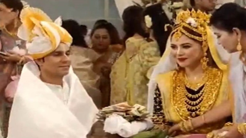 रणदीप हुड्डा ने रचाई लिन संग शादी , ऐसा क्या रहा ख़ास इस जोड़ी की चर्चित वेडिंग ड्रेस में 