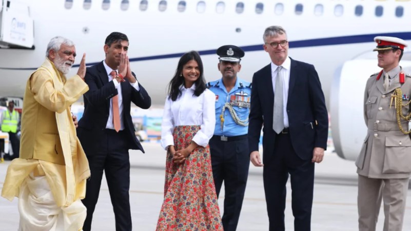 G20 के बहाने ऋषि सुनक आ ही गए पत्नी संग ससुराल , काम के बाद करना चाहते हैं भारत के मंदिरों के दर्शन