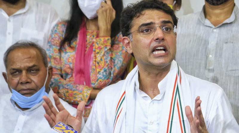 जोर का झटका धीरे से... अनशन पर बैठने से पहले  सचिन पायलट को आलाकमान ने दिया झटका