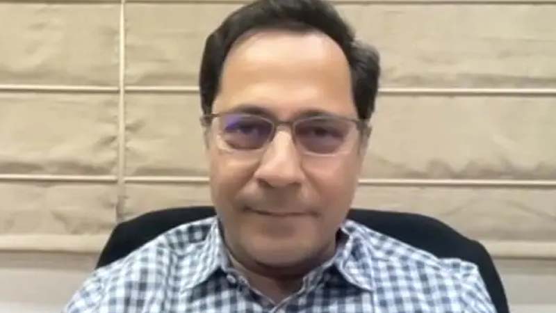 पूर्व सीजेआई बीएन कृपाल के पुत्र सौरभ कृपाल जो खुद को खुलकर ‘गे’ बताते हैं, सुप्रीम कोर्ट उन्हें हाई कोर्ट जज बनाने पर अड़ गया है..और फिर से की गई है उनके नाम की सिफारिश..!