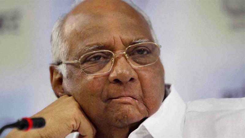 एनसीपी के मुखिया शरद पवार के पार्टी अध्यक्ष पद इस्तीफे से महाराष्ट्र की राजनीति में बड़ी हलचल