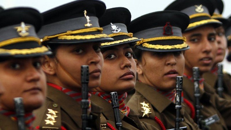 अब दुश्मन की खैर नही... LoC पर प्रादेशिक सेना की महिला अधिकारियों तैनाती की मंजूरी दी रक्षामंत्री ने
