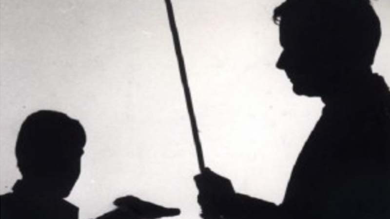 गलती की माफ़ी नहीं होती क्या..? आत्महत्या करने वाले छात्र ने पिता से पूछा मासूम सवाल..!